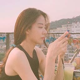 보라